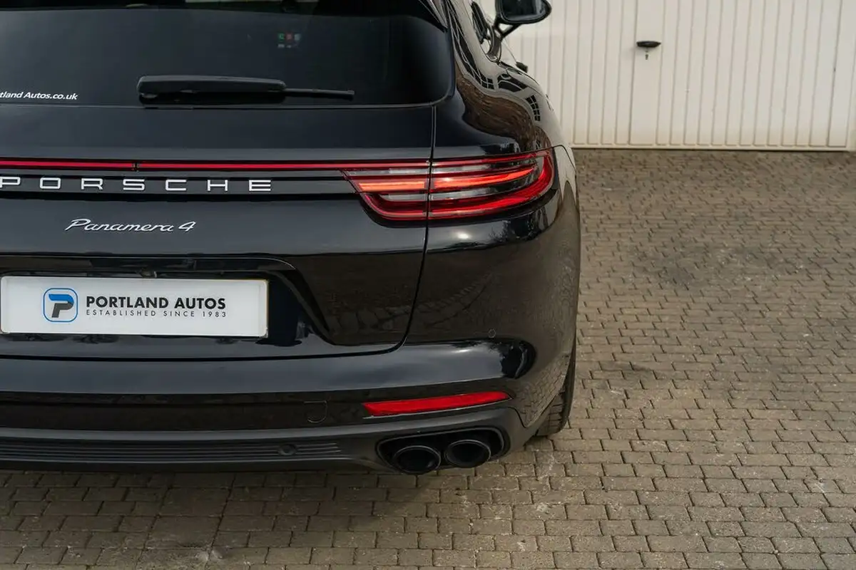 2020-porsche-panamera-30-4-10-years-edition-sport-turismo-big-20