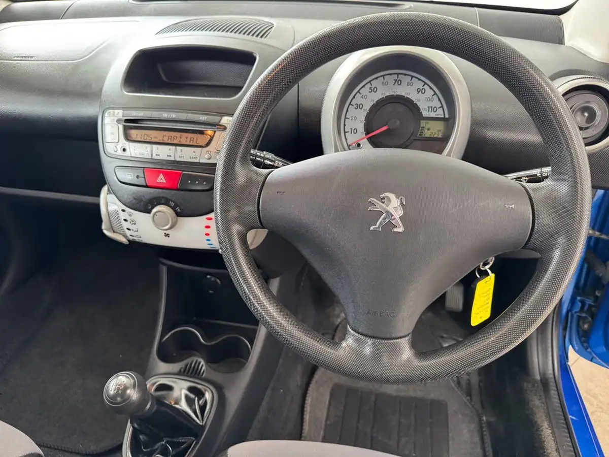 2014-peugeot-107-10-access-big-8