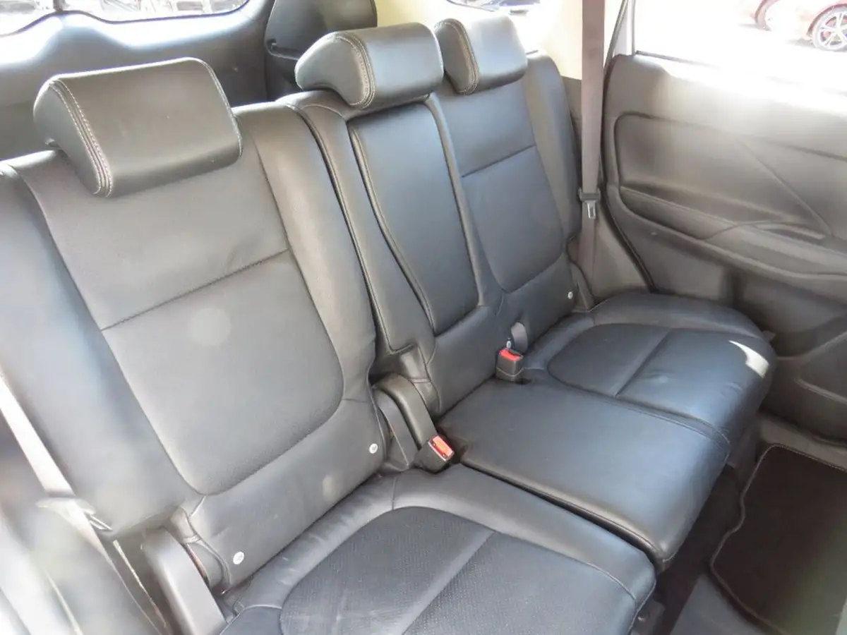 2015-mitsubishi-outlander-20-gx4h-big-10