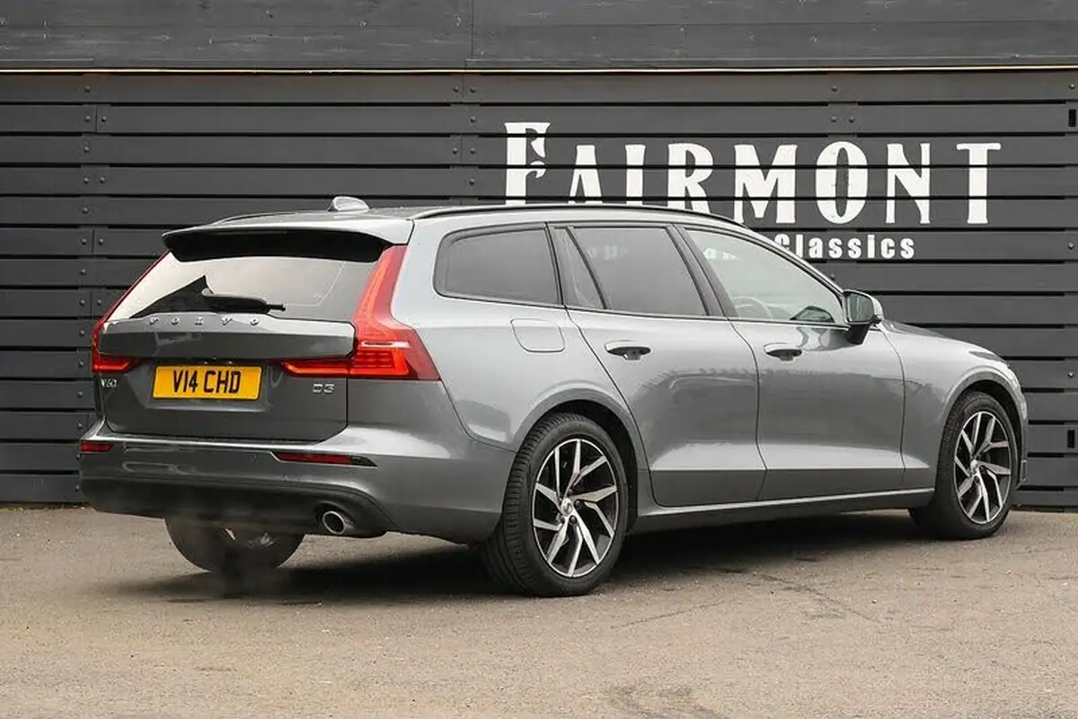 2020-volvo-v60-20td-d3-momentum-plus-geartronic-big-3