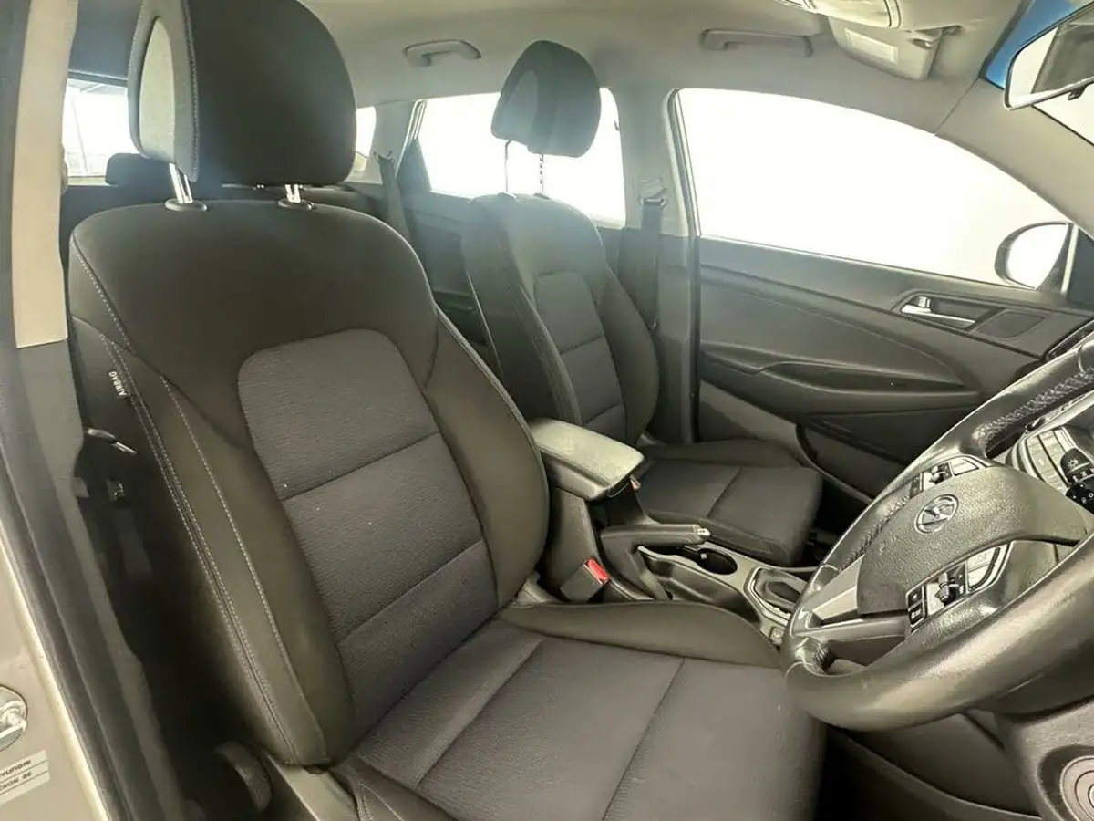 2016-hyundai-tucson-20crdi-se-nav-136ps-auto-big-8