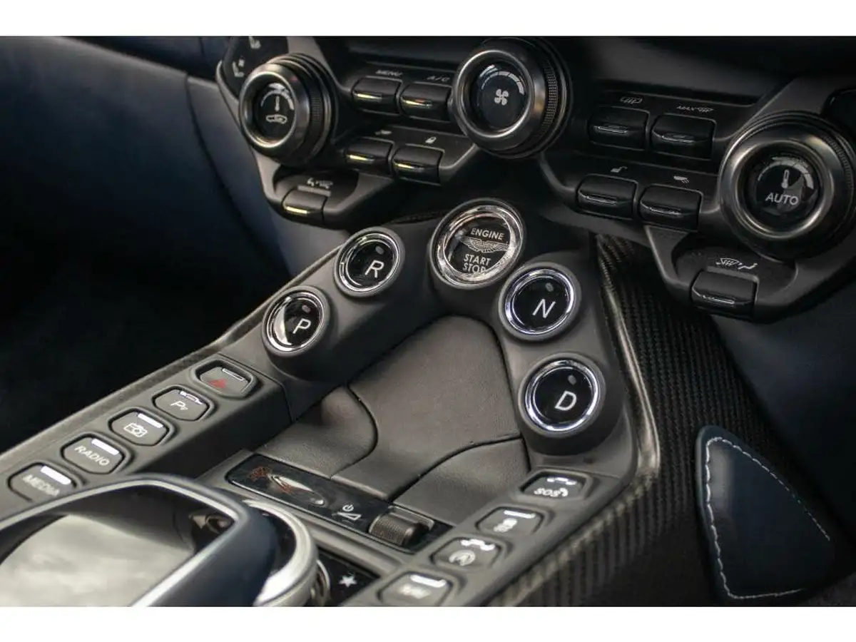 2019-aston-martin-vantage-40-v8-vantage-big-22