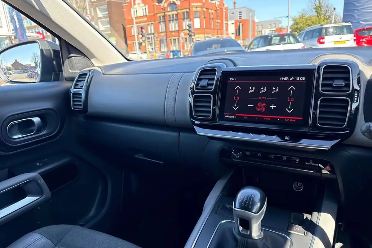 2019-citroen-c5-aircross-12-puretech-flair-big-14