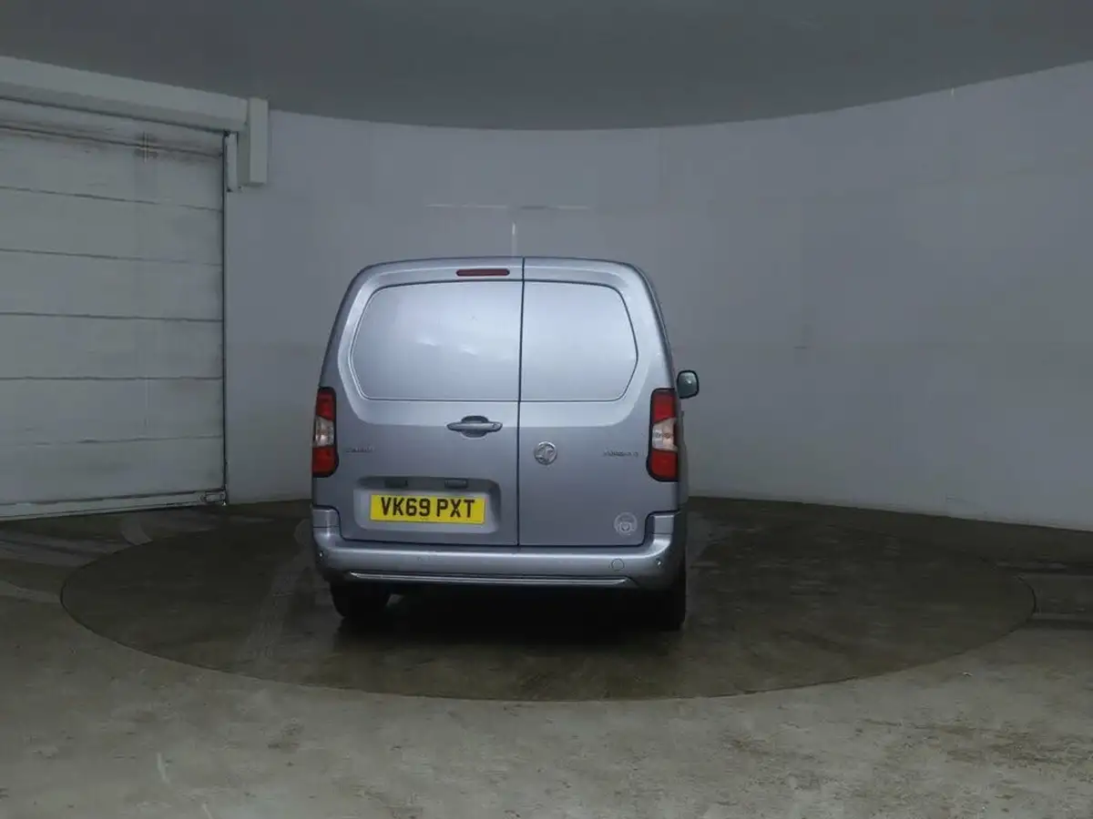 2019-vauxhall-combo-15cdti-le-nav-2300-100pseu6d-t-l2h1-big-3