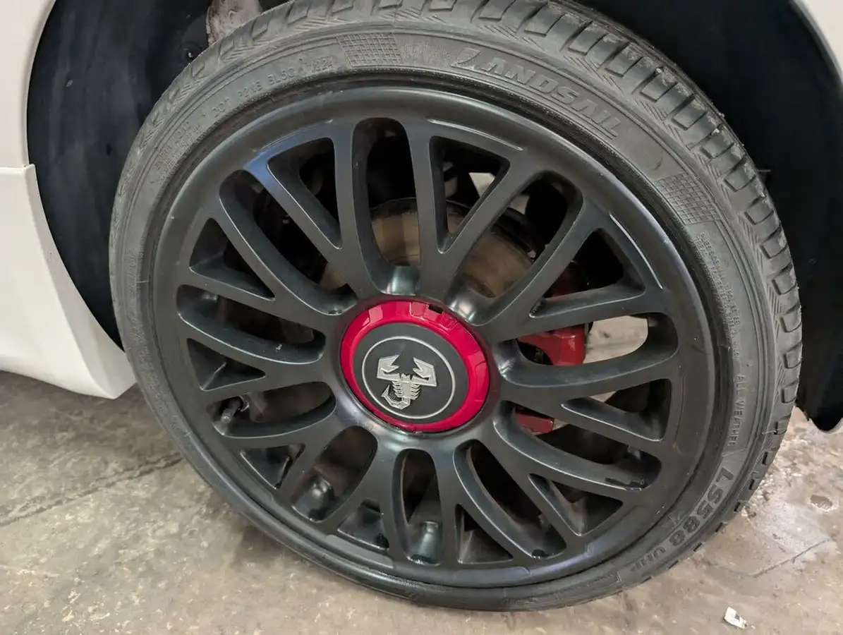 2018-abarth-595-14-tjet-big-10