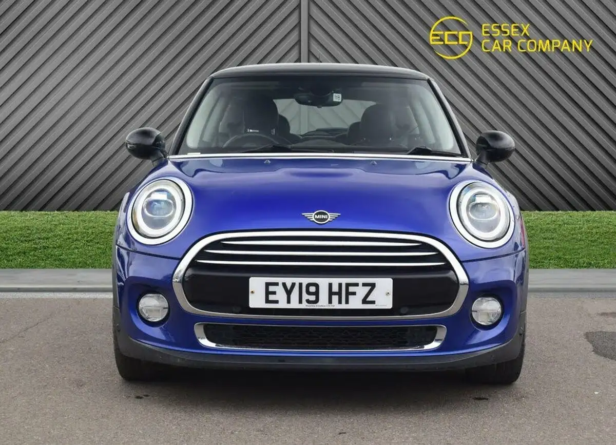 2019-mini-cooper-15-cooper-exclusive-134bhp-hatchback-3d-big-5