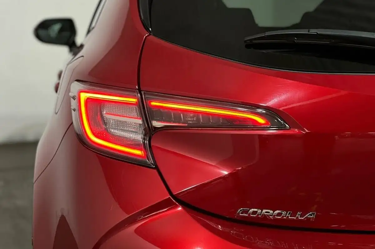 2020-toyota-corolla-20-vvt-i-excel-trk-hatchback-big-18