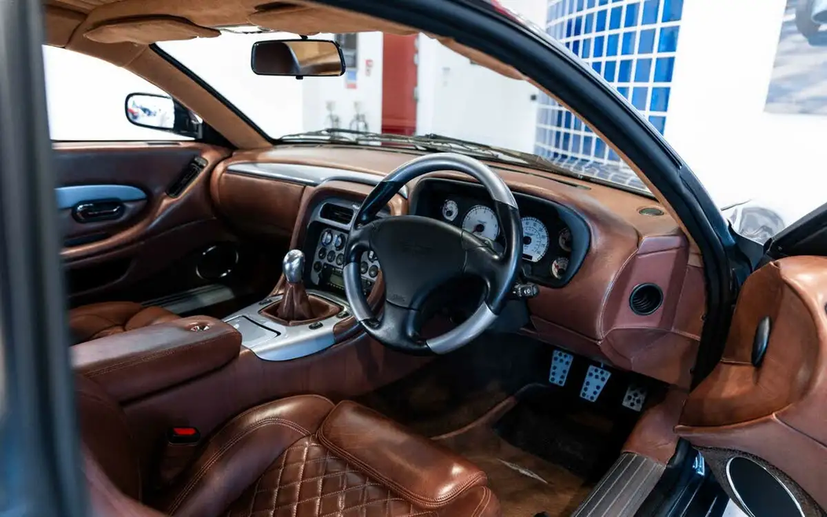 2004-aston-martin-db7-59-vantage-big-19