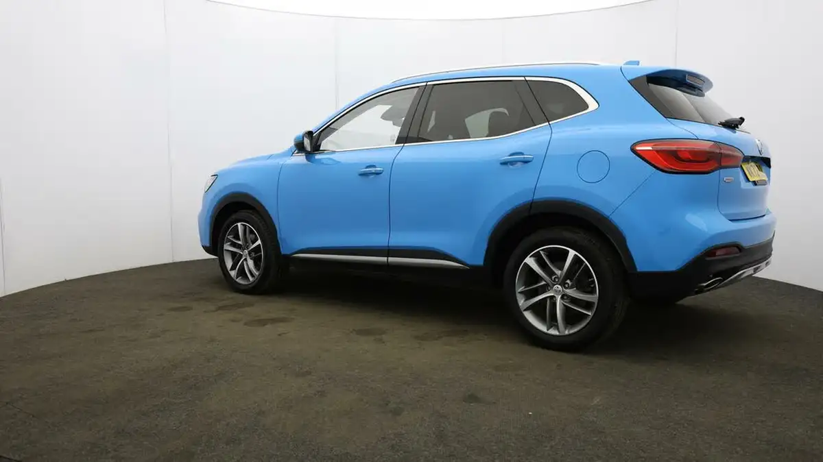 2022-mg-hs-15t-gdi-exclusive-162ps-big-63