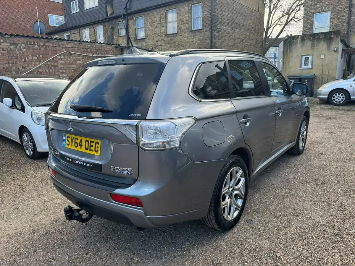 2014-mitsubishi-outlander-20-gx4h-big-13