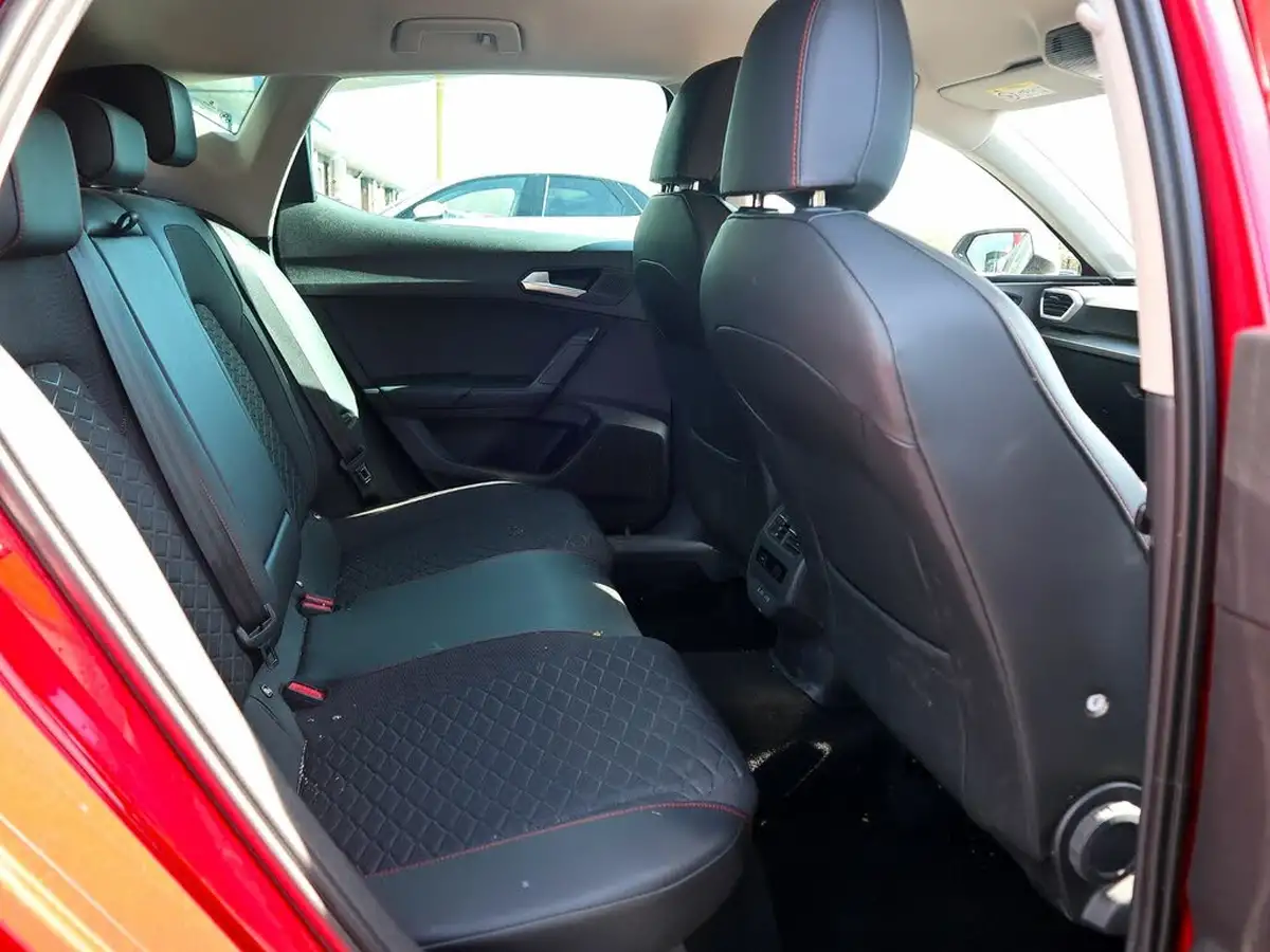 2021-seat-leon-15-tsi-evo-fr-130ps-hatchback-big-3