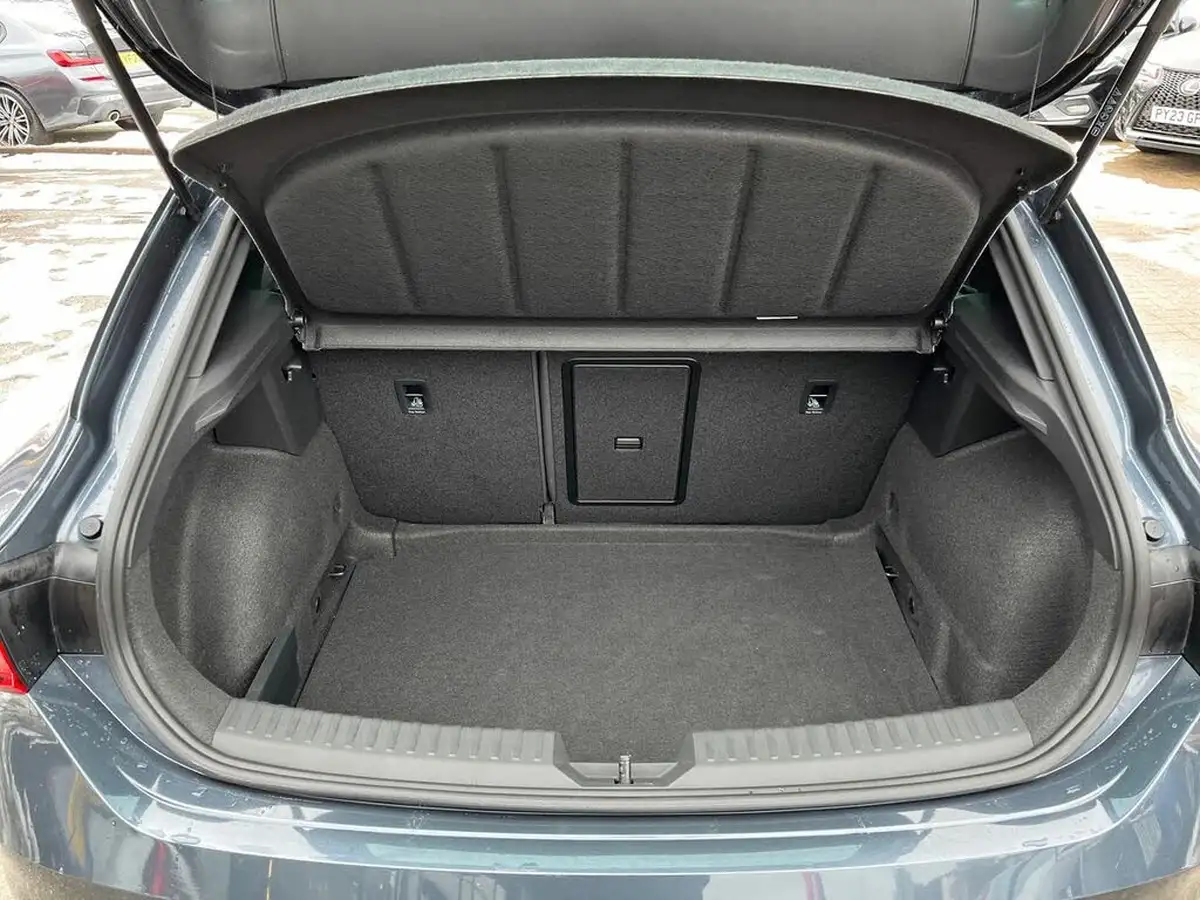 2024-seat-leon-15-tsi-fr-sport-hatchback-big-9