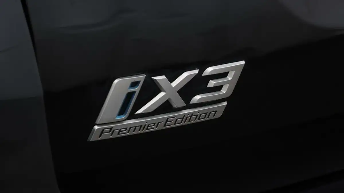 2021-bmw-ix3-e-premier-edition-big-21