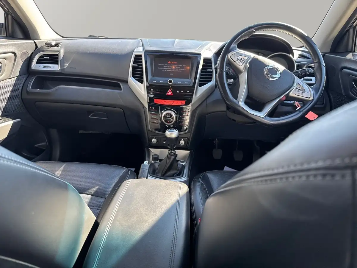 2016-kgm-ssangyong-tivoli-16-ex-big-9
