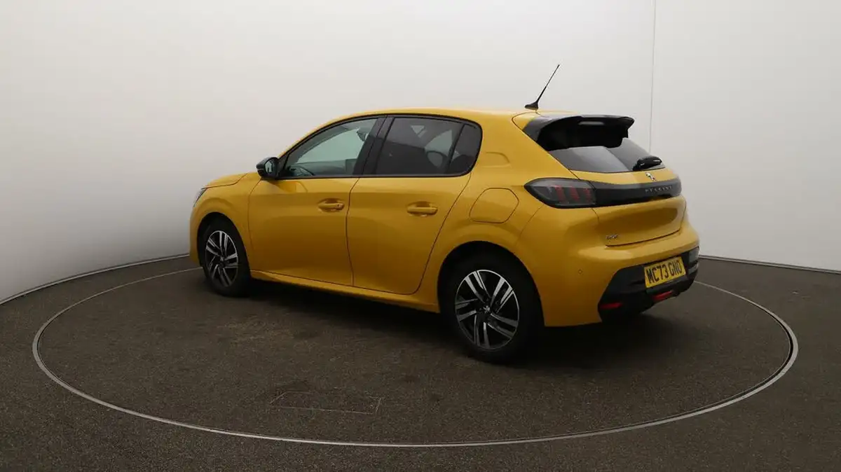 2023-peugeot-208-12-puretech-allure-premium-100ps-eat8-big-54