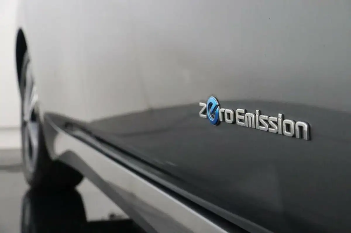 2019-nissan-leaf-e-n-connecta-big-12