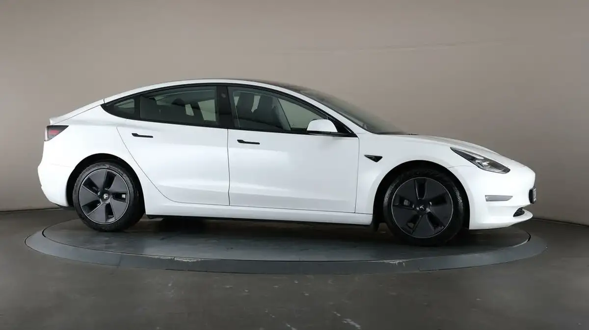 2021-tesla-model-3-e-long-range-4x4-big-56