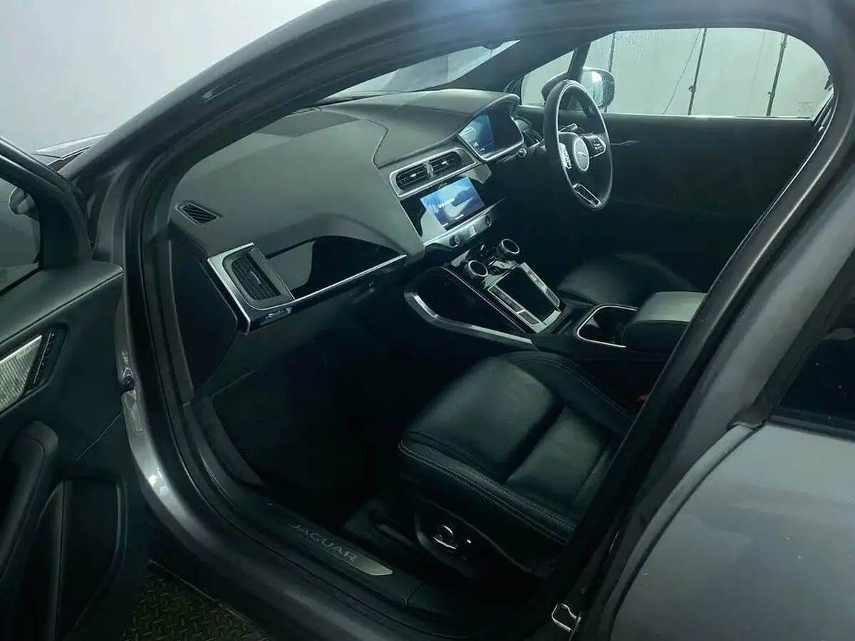 2022-jaguar-i-pace-ev400-black-big-16
