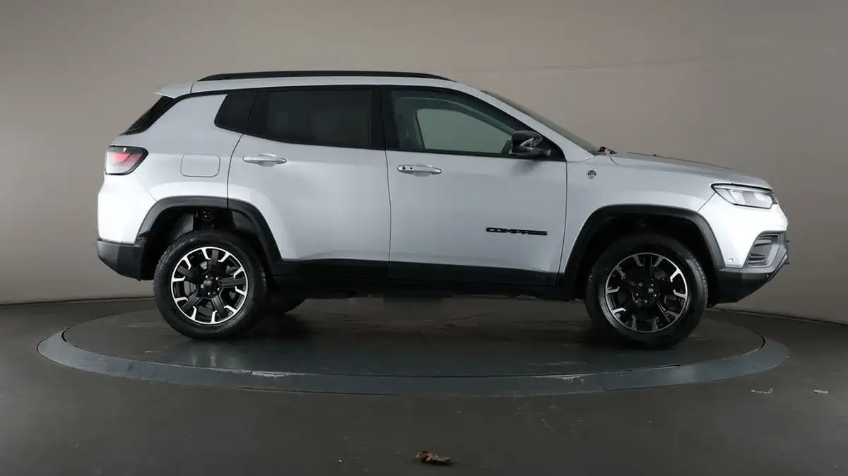 2022-jeep-compass-13-gse-trailhawk-big-8