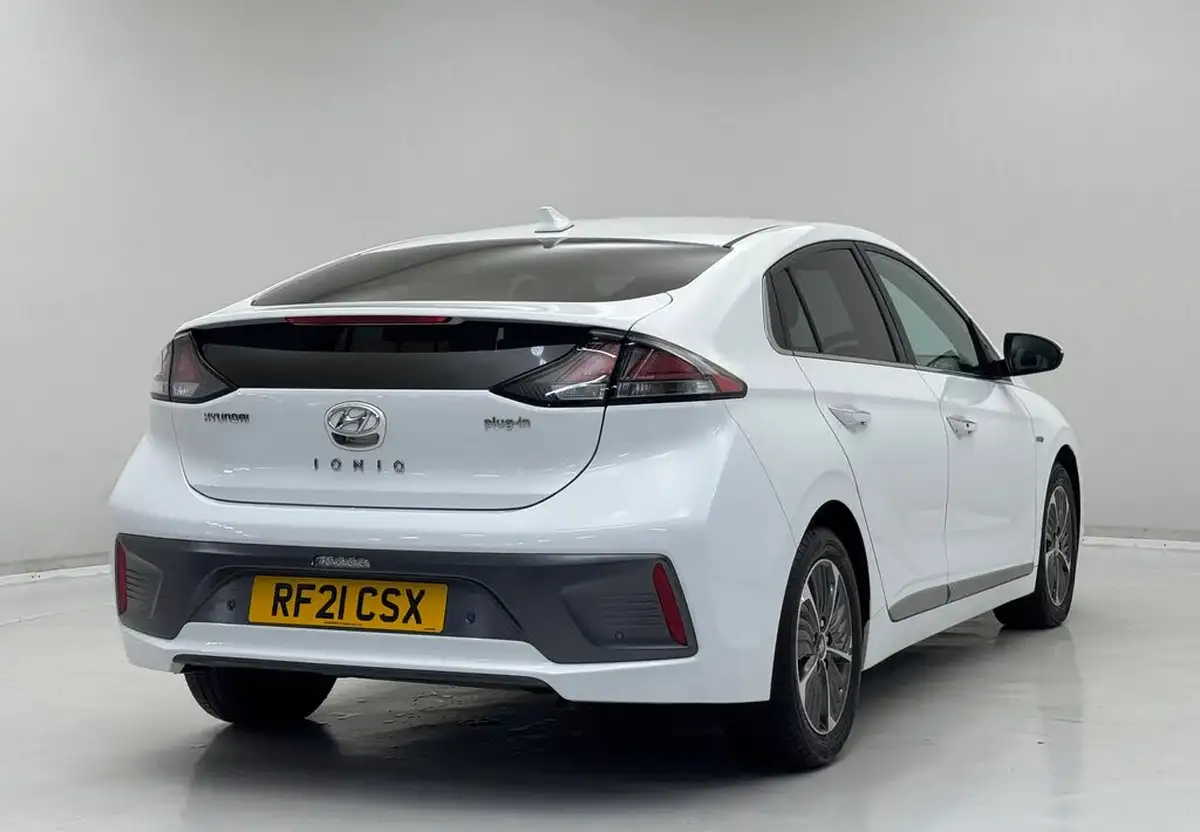 2021-hyundai-ioniq-16-gdi-premium-se-plug-in-hybrid-sunroof-big-9