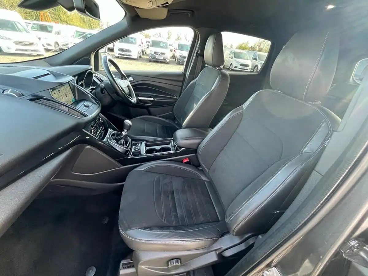 2017-ford-kuga-20tdci-st-line-180ps-awd-ss-big-52