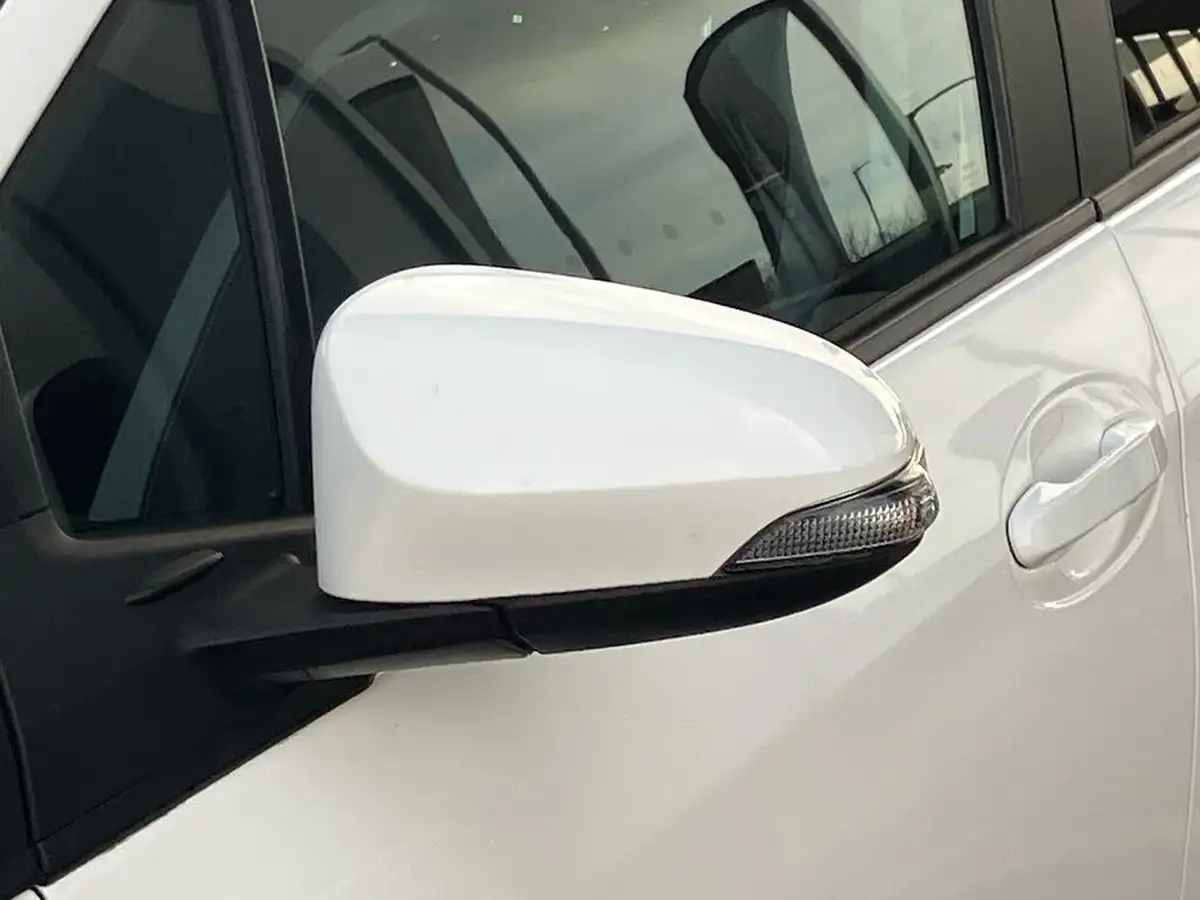 2020-toyota-yaris-15-vvt-i-y20-98bhp-hybrid-1497cc-e-cvt-big-28
