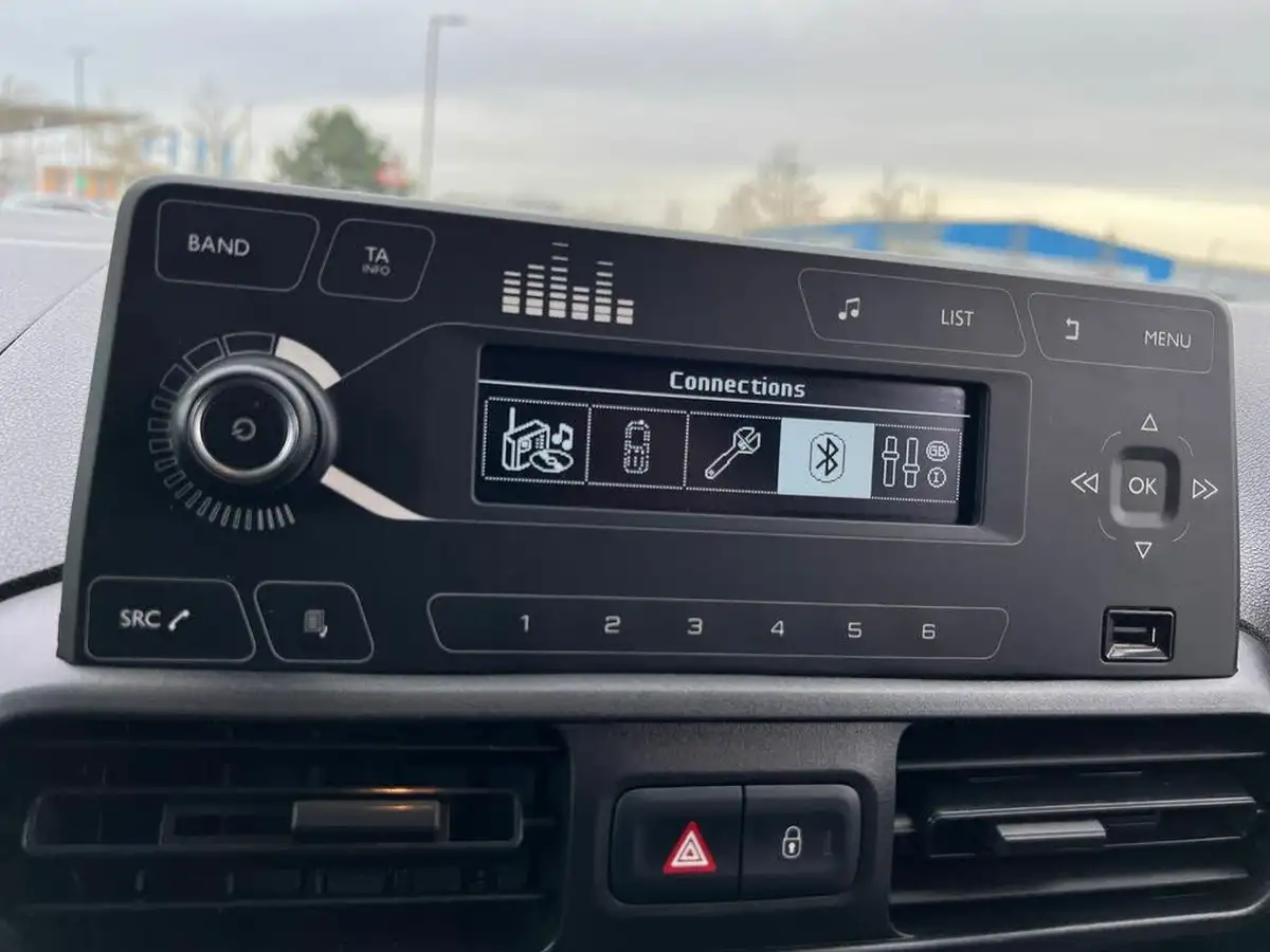 2021-vauxhall-combo-15cdti-dynamic-2300-100pseu6dt-l1h1-panel-big-22