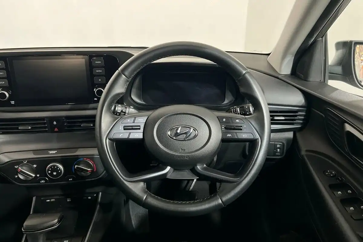 2023-hyundai-i20-10-t-gdi-se-connect-dct-big-23