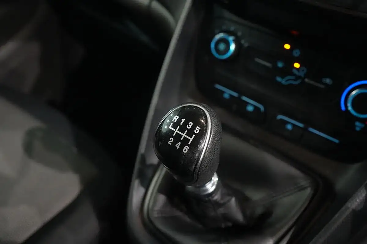 2020-ford-transit-connect-big-35
