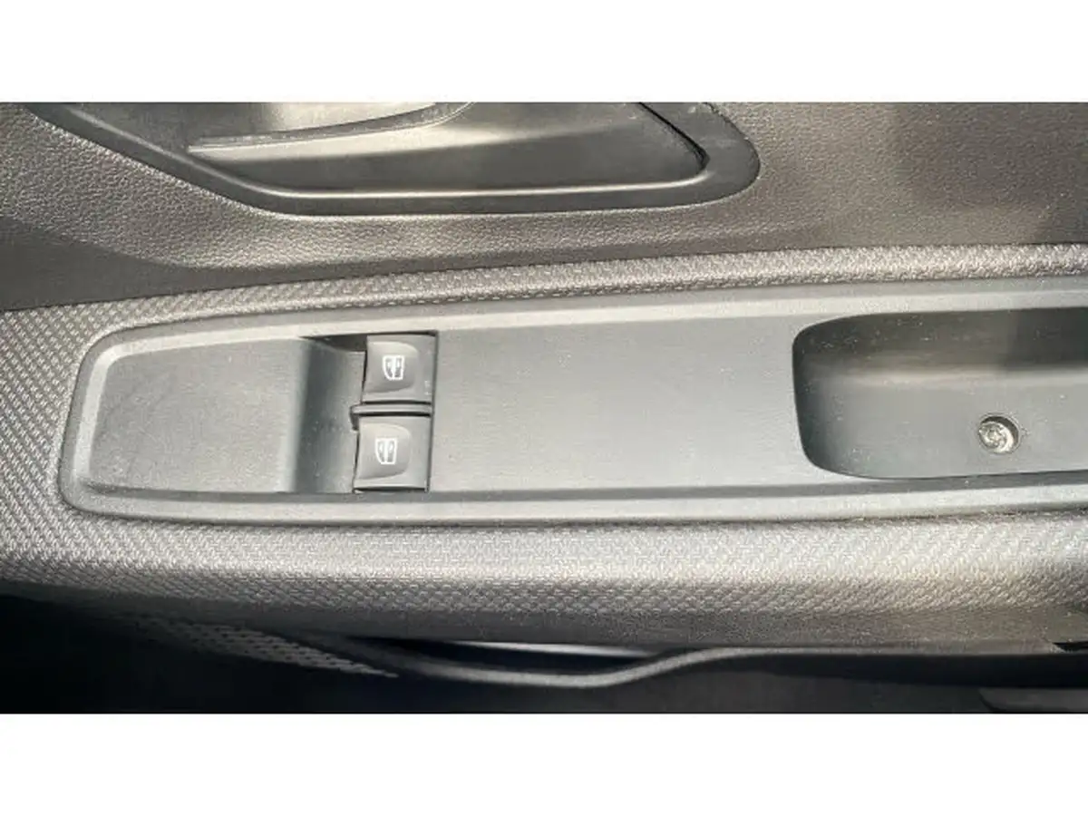 2021-dacia-sandero-10-tce-essential-90bhp-big-24