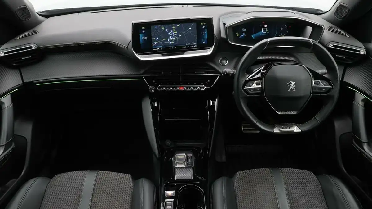 2021-peugeot-2008-suv-e-gt-big-13