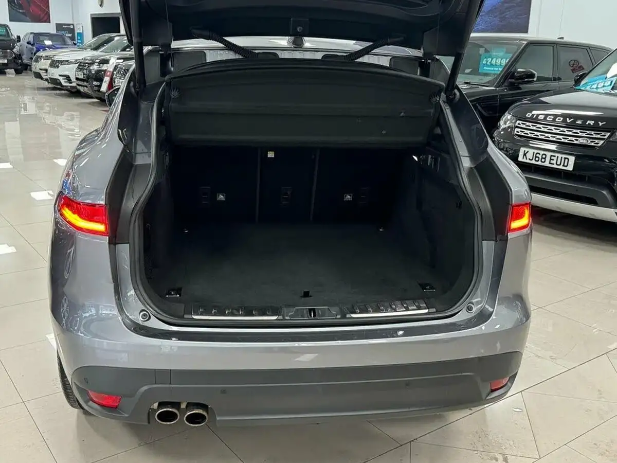 2020-jaguar-f-pace-20-i4d-chequered-flag-180ps-big-6
