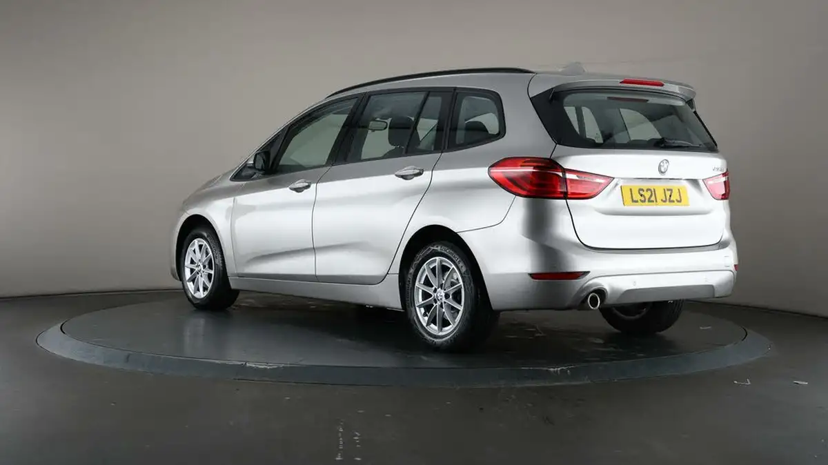 2021-bmw-2-series-15td-216d-se-gran-big-71