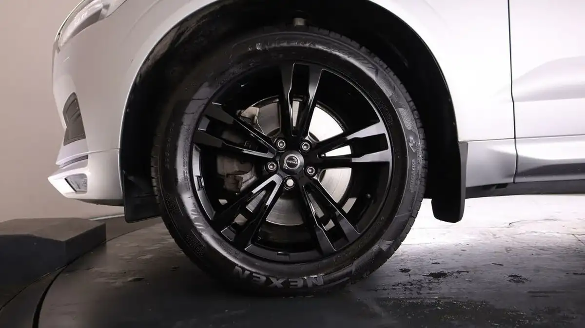 2019-volvo-xc60-20-t5-momentum-pro-big-17