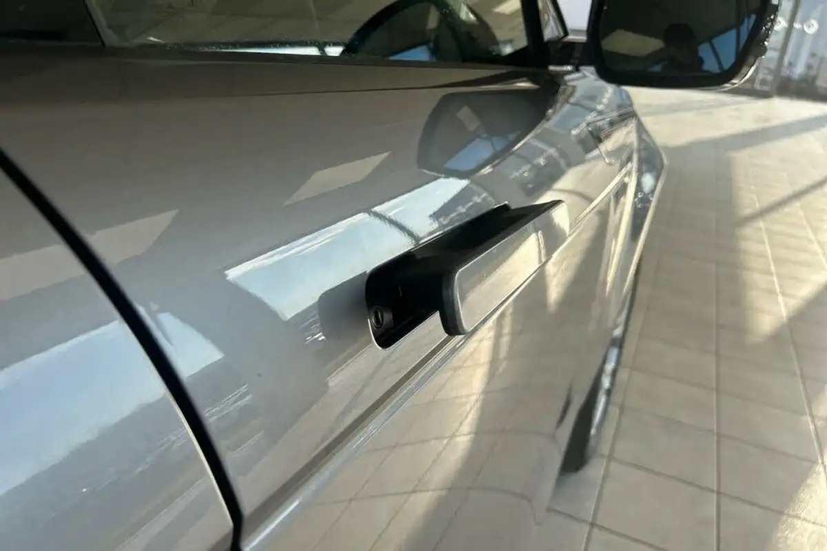 2021-land-rover-range-rover-evoque-15-p300e-r-dynamic-se-big-35