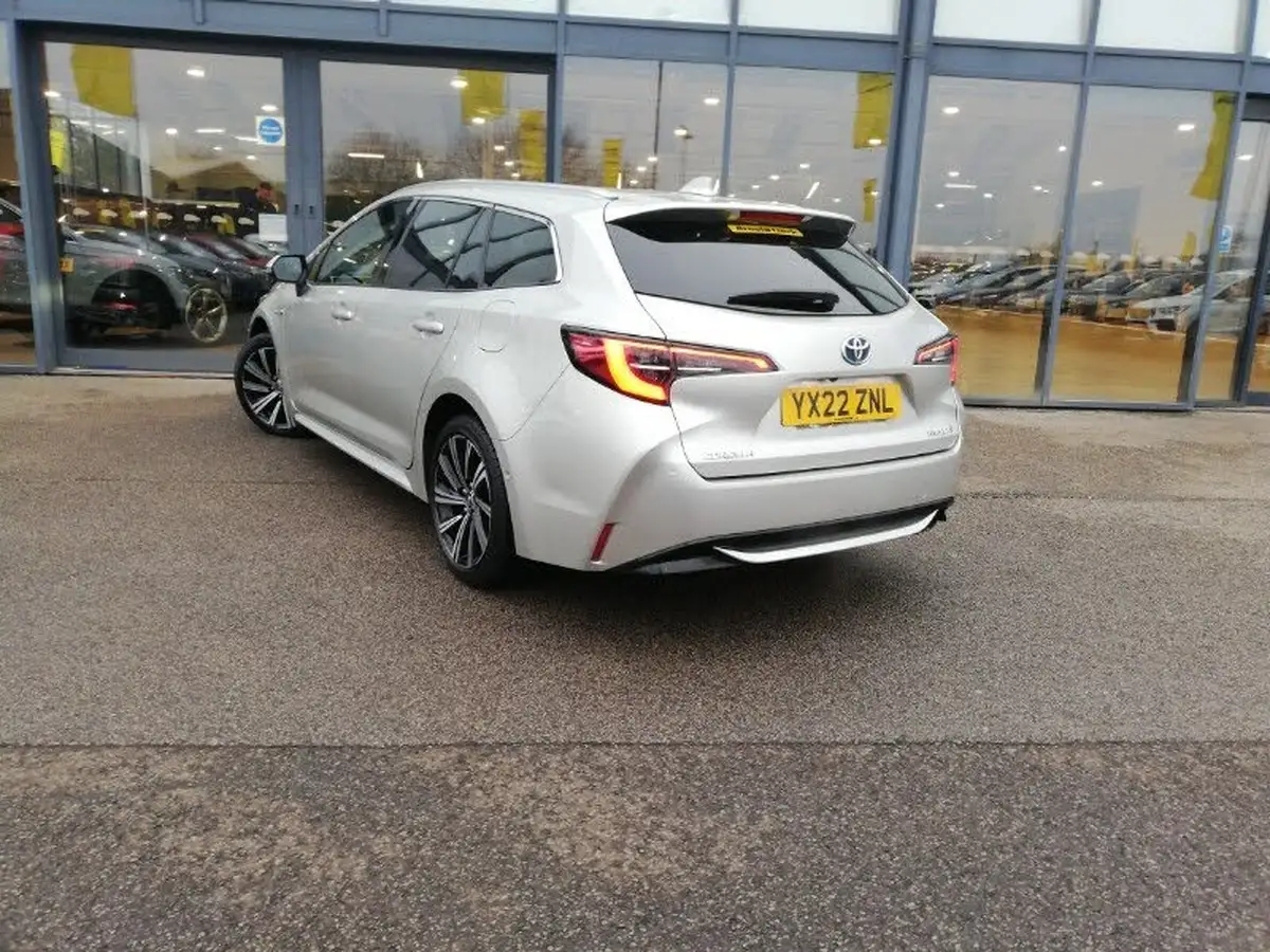 2022-toyota-corolla-20-vvt-i-design-181bhp-spare-wheel-touring-sports-big-1