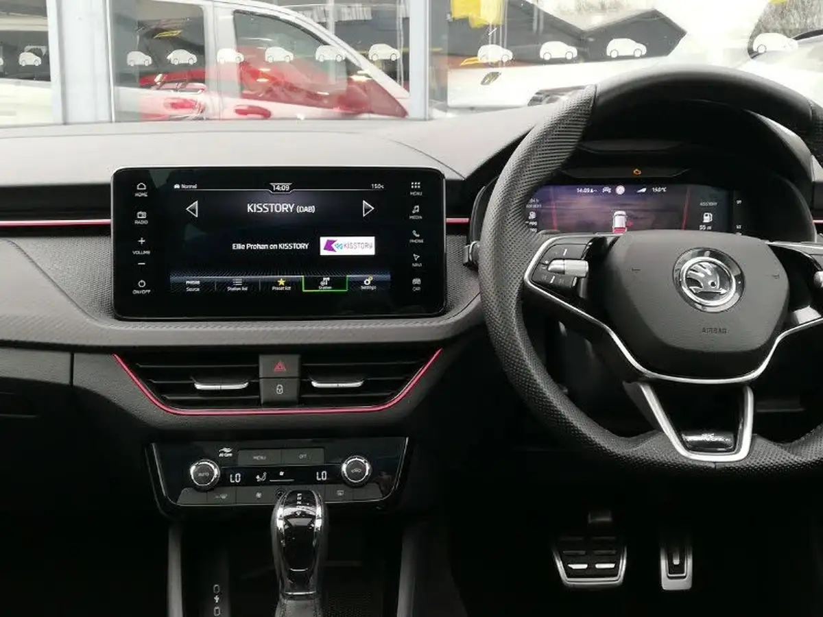 2024-skoda-kamiq-10-tsi-monte-carlo-116ps-dsg-big-6