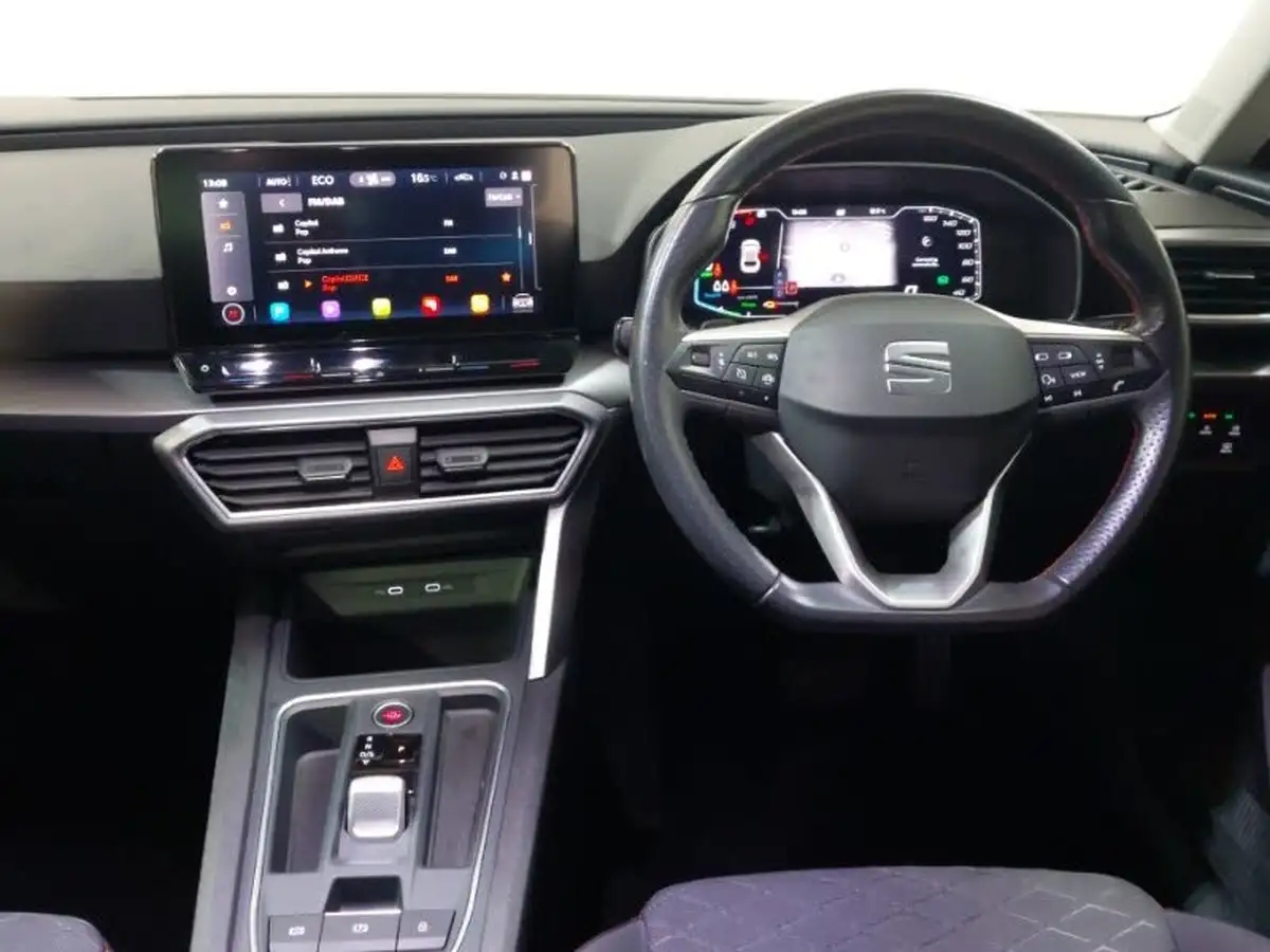 2021-seat-leon-14-e-hybrid-fr-hatchback-big-6