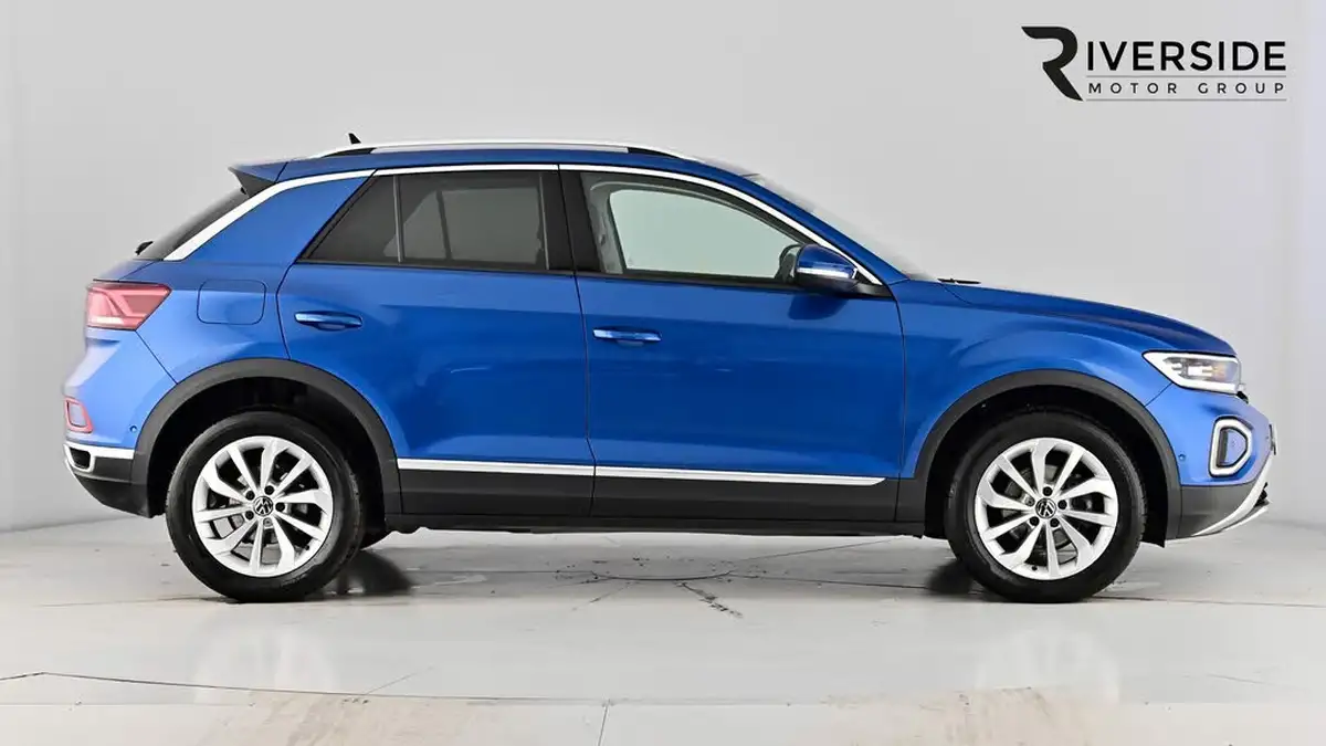 2022-volkswagen-t-roc-15-tsi-style-hatchback-5d-dsg-big-2