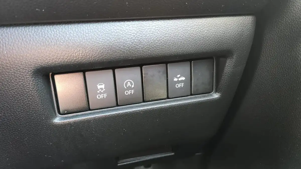 2022-suzuki-swift-12-dualjet-sz-l-big-23