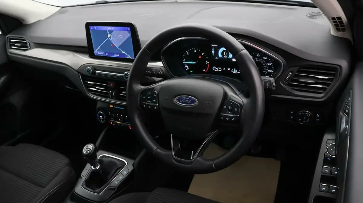 2021-ford-focus-15-titanium-edition-hatchback-big-8