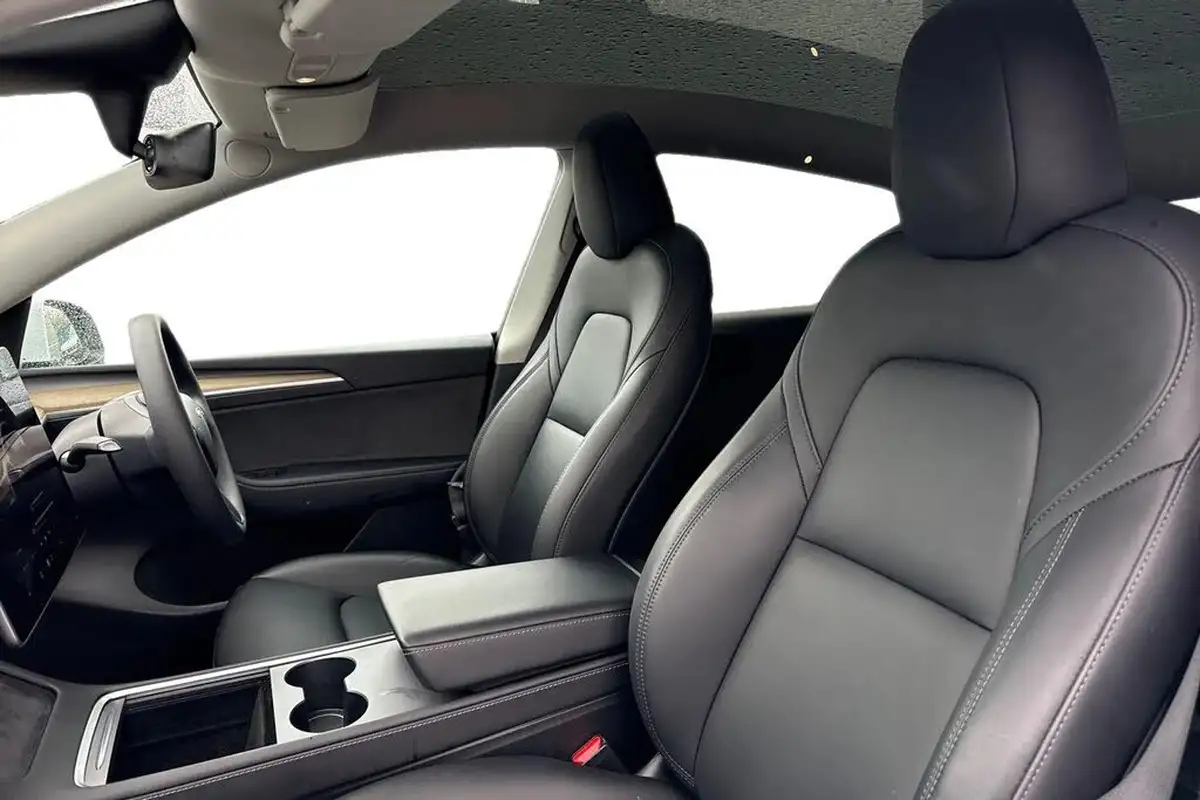 2023-tesla-model-y-e-performance-big-10
