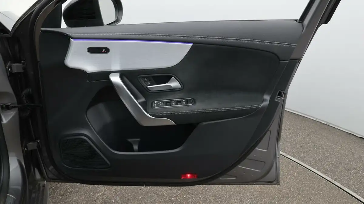 2022-mercedes-benz-a-class-13-a200-amg-line-executive-edition-hatchback-5d-7g-dct-big-15