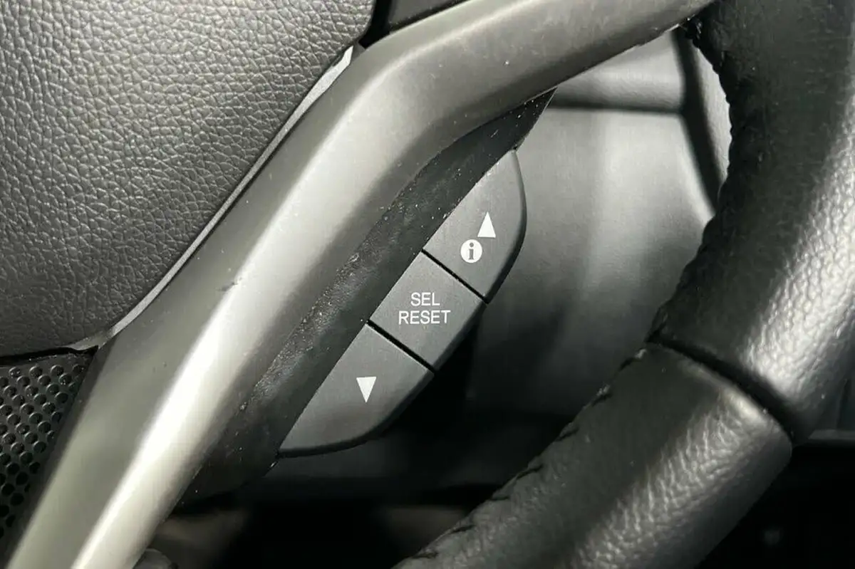 2020-honda-jazz-13-i-vtec-ex-navi-cvt-big-26