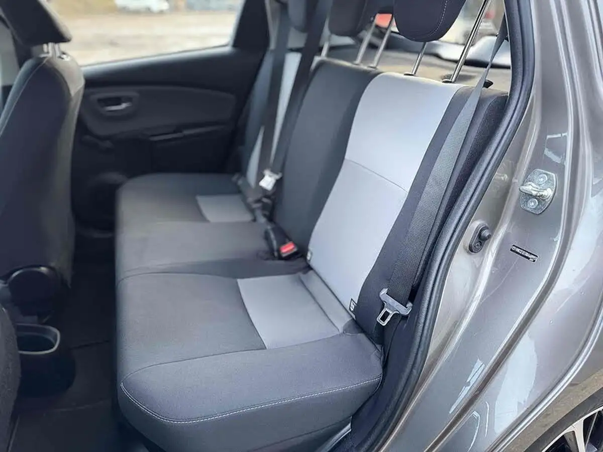 2019-toyota-yaris-15-vvt-i-icon-tech-98bhp-hybrid-1497cc-e-cvt-big-17