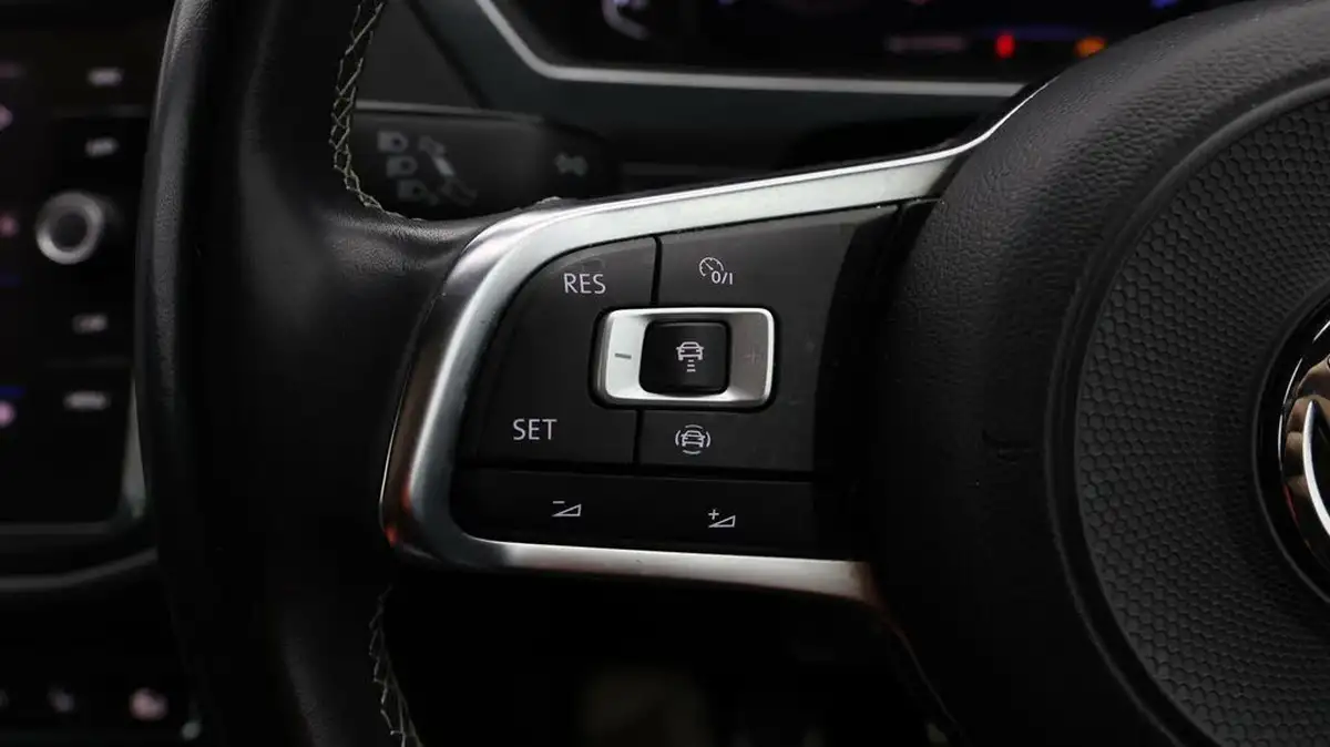 2020-volkswagen-tiguan-15-tsi-sel-big-22