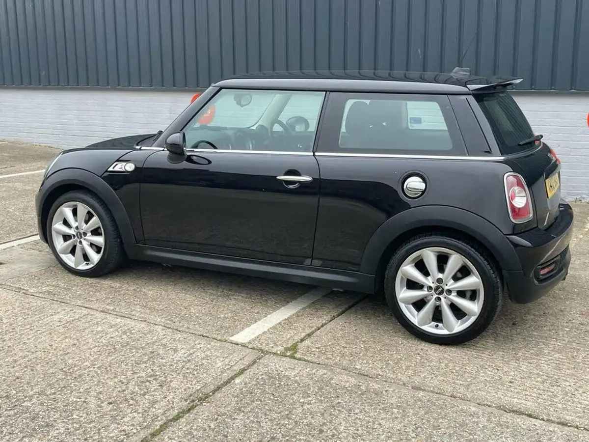 2012-mini-cooper-16-cooper-s-hatchback-3d-big-68