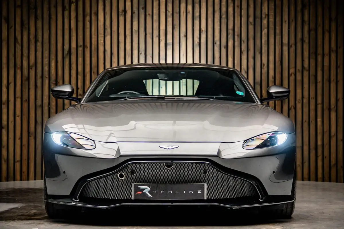 2018-aston-martin-vantage-40-v8-vantage-big-4