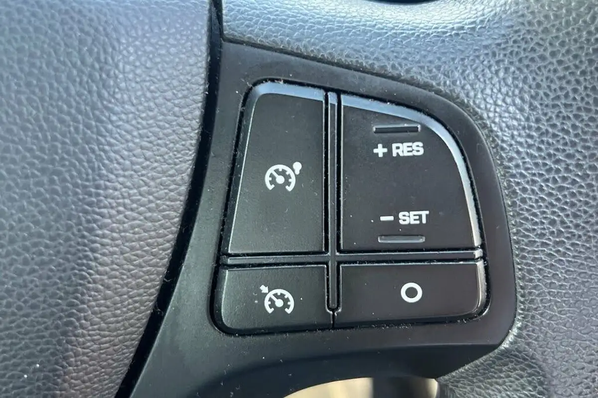 2016-hyundai-i10-10-se-big-24