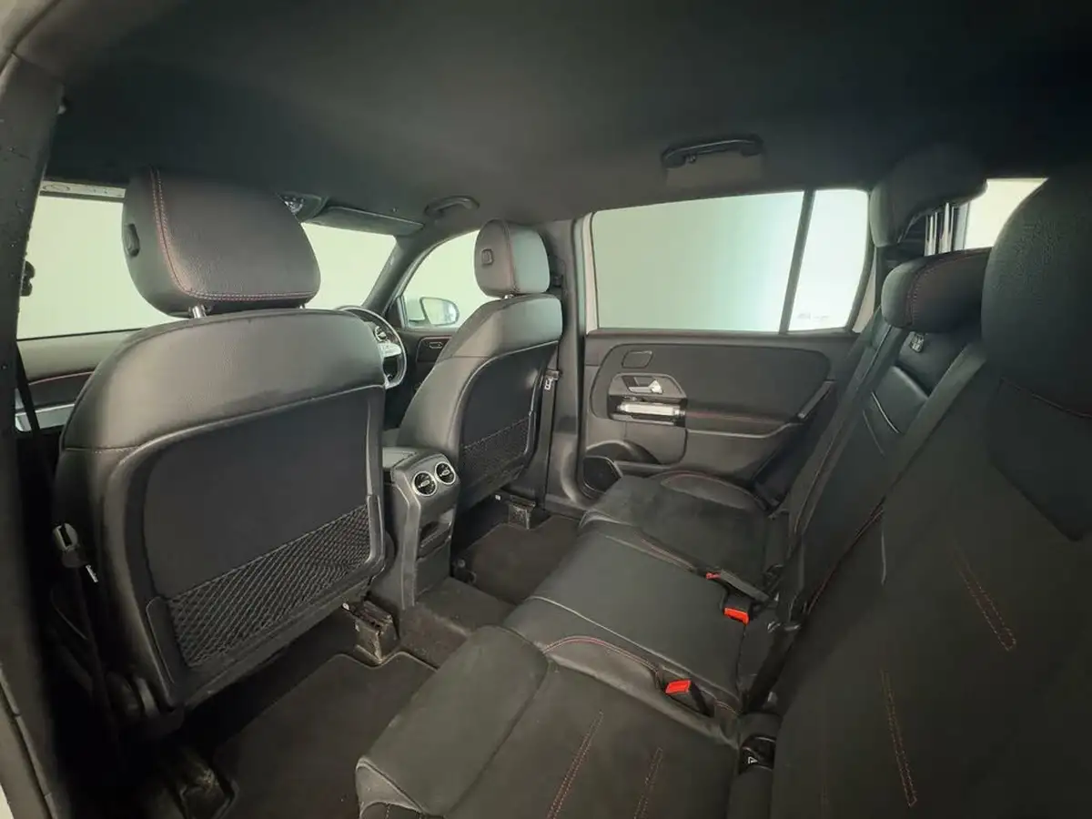 2020-mercedes-benz-glb-class-20d-glb220d-amg-line-premium-7-big-13